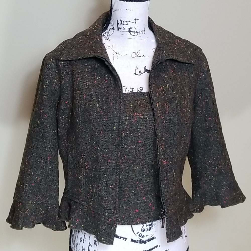 Sophisticated Moschino Duo of Jacket & Camisole. - Picture 8 of 16